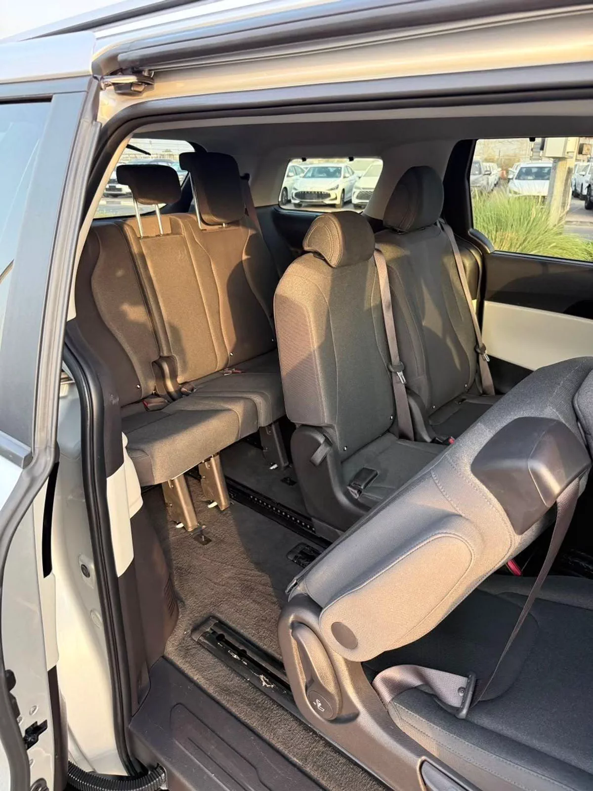 Kia Carnival EX-17-0
