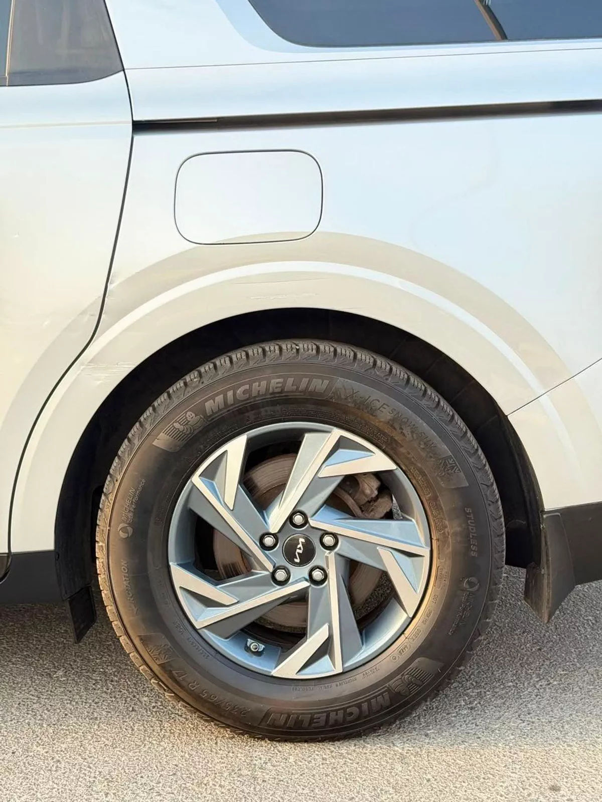 Kia Carnival EX-21-0