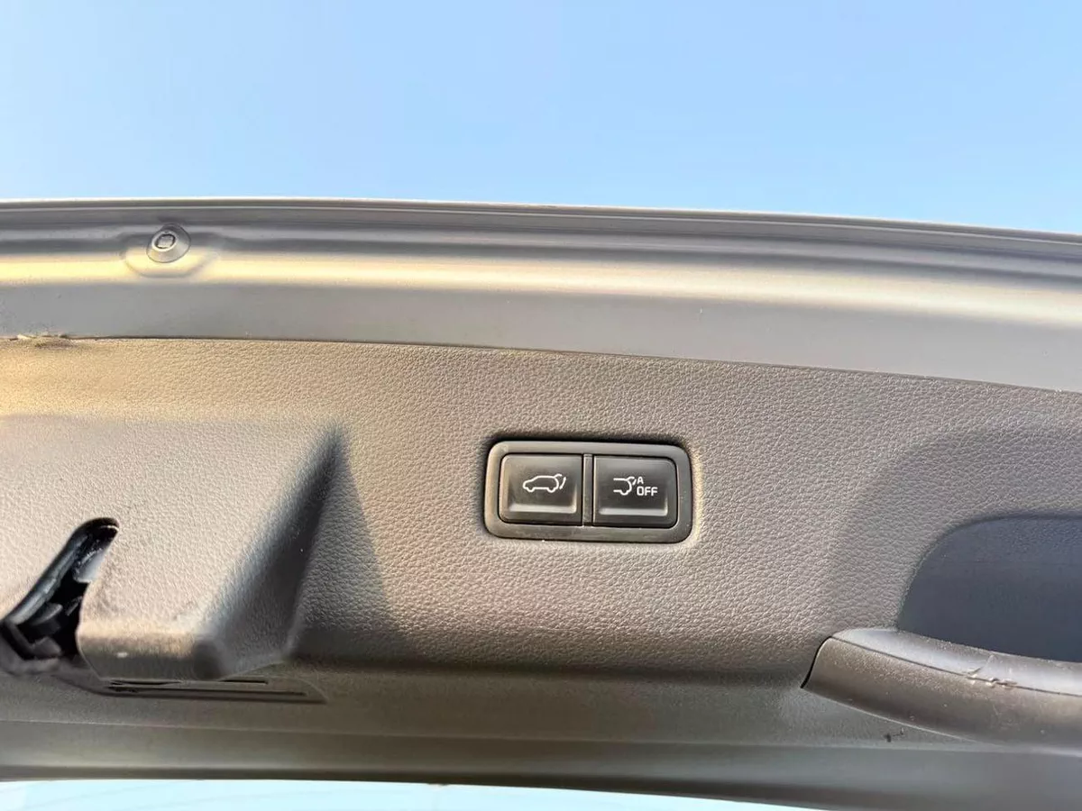 Kia Carnival EX-23-0