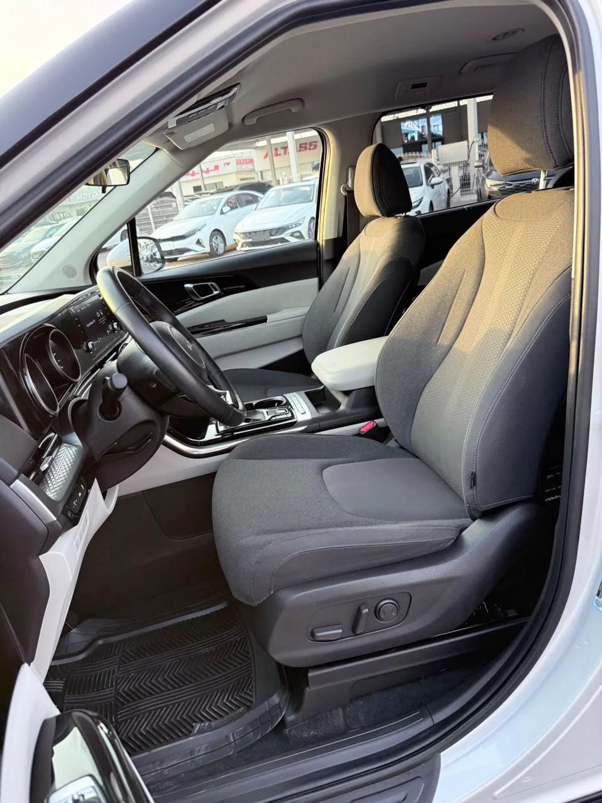 Kia Carnival EX-5-0