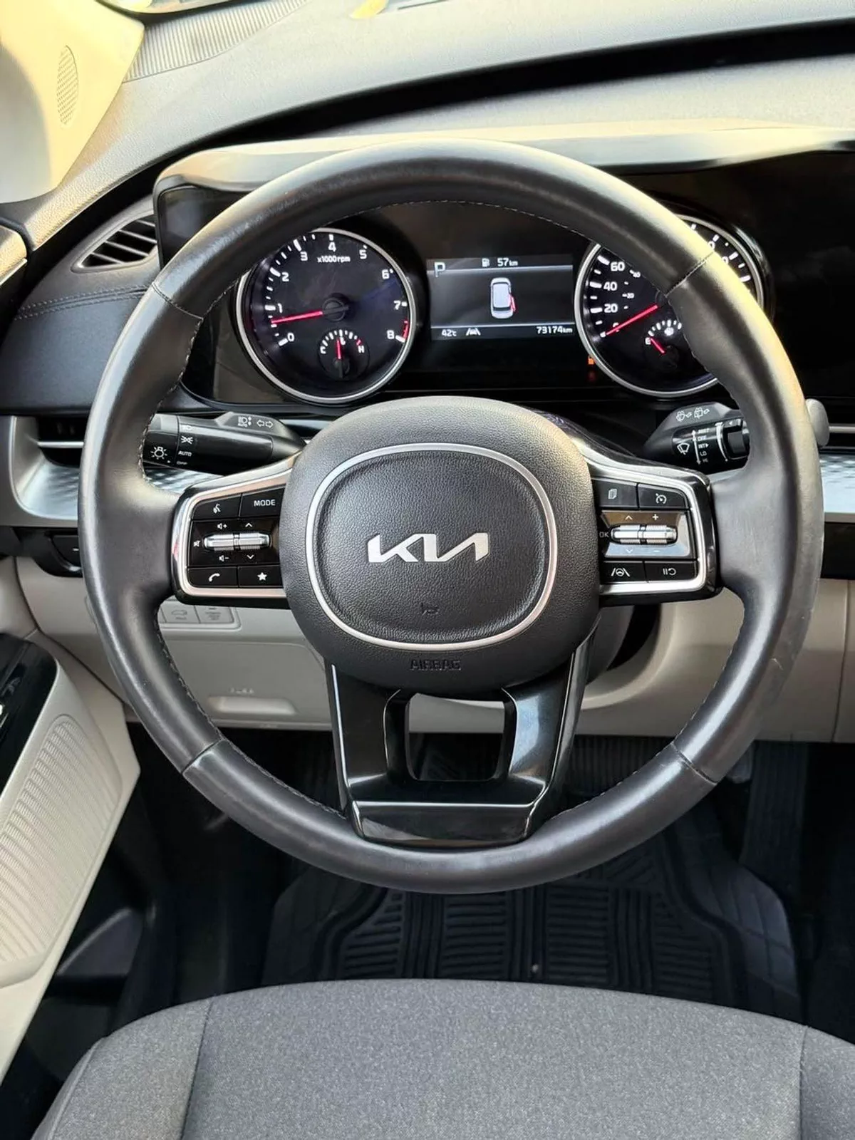 Kia Carnival EX-6-0