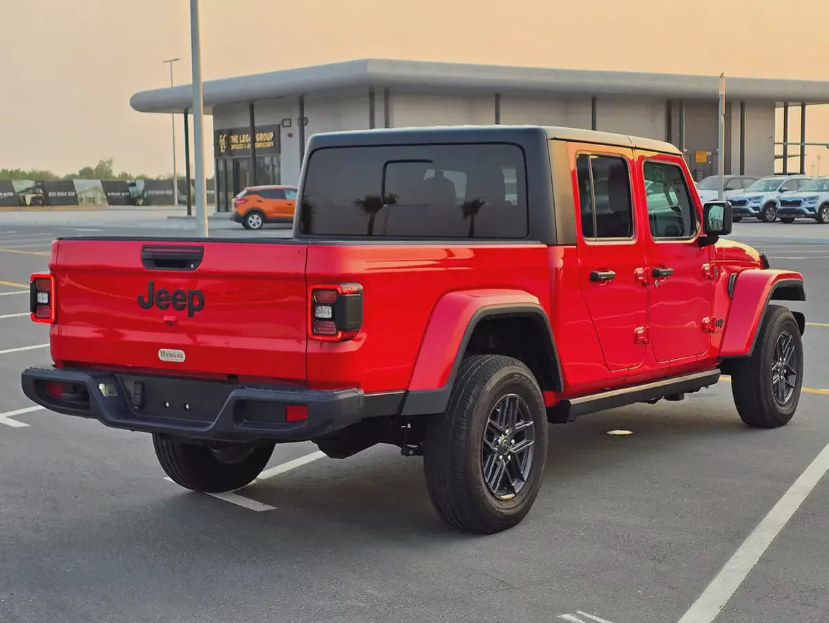 Jeep Gladiator Sport 2025 American Specs-4-4