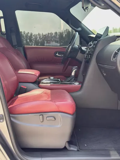 Nissan Patrol Platinum 2023 | V8 400hp | GCC | VIP Custom Interior | Starlight Ceiling-11