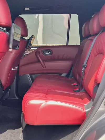 Nissan Patrol Platinum 2023 | V8 400hp | GCC | VIP Custom Interior | Starlight Ceiling-13