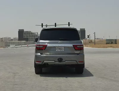 Nissan Patrol Platinum 2023 | V8 400hp | GCC | VIP Custom Interior | Starlight Ceiling-3
