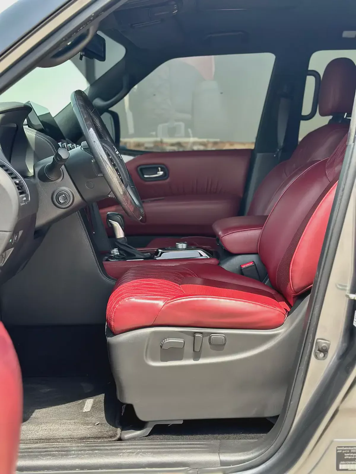 Nissan Patrol Platinum 2023 | V8 400hp | GCC | VIP Custom Interior | Starlight Ceiling-9-9