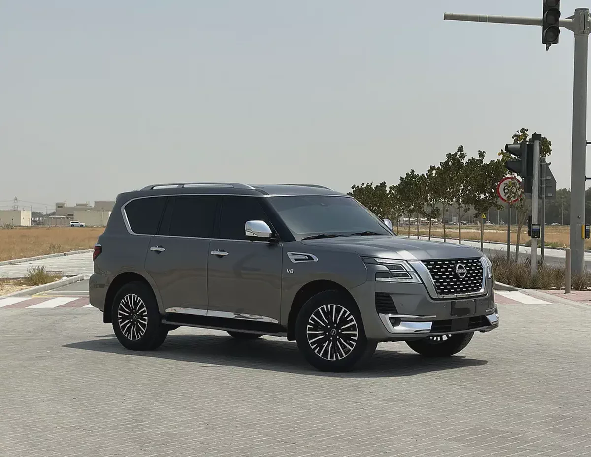 Nissan Patrol Platinum 2023 | V8 400hp | GCC | VIP Custom Interior | Starlight Ceiling