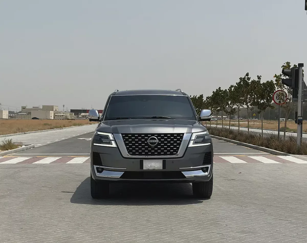 Nissan Patrol Platinum 2023 | V8 400hp | GCC | VIP Custom Interior | Starlight Ceiling-2-2