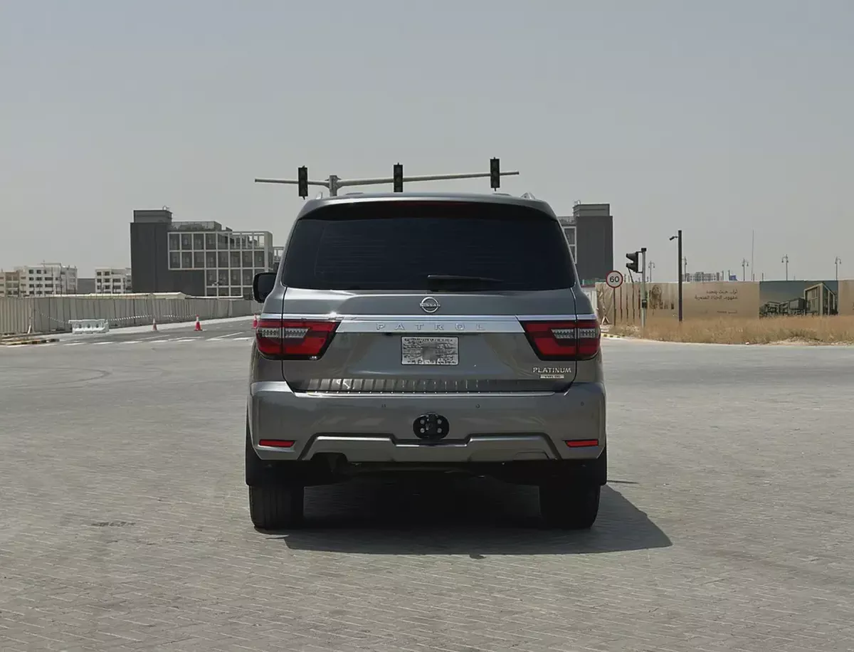 Nissan Patrol Platinum 2023 | V8 400hp | GCC | VIP Custom Interior | Starlight Ceiling-3-3
