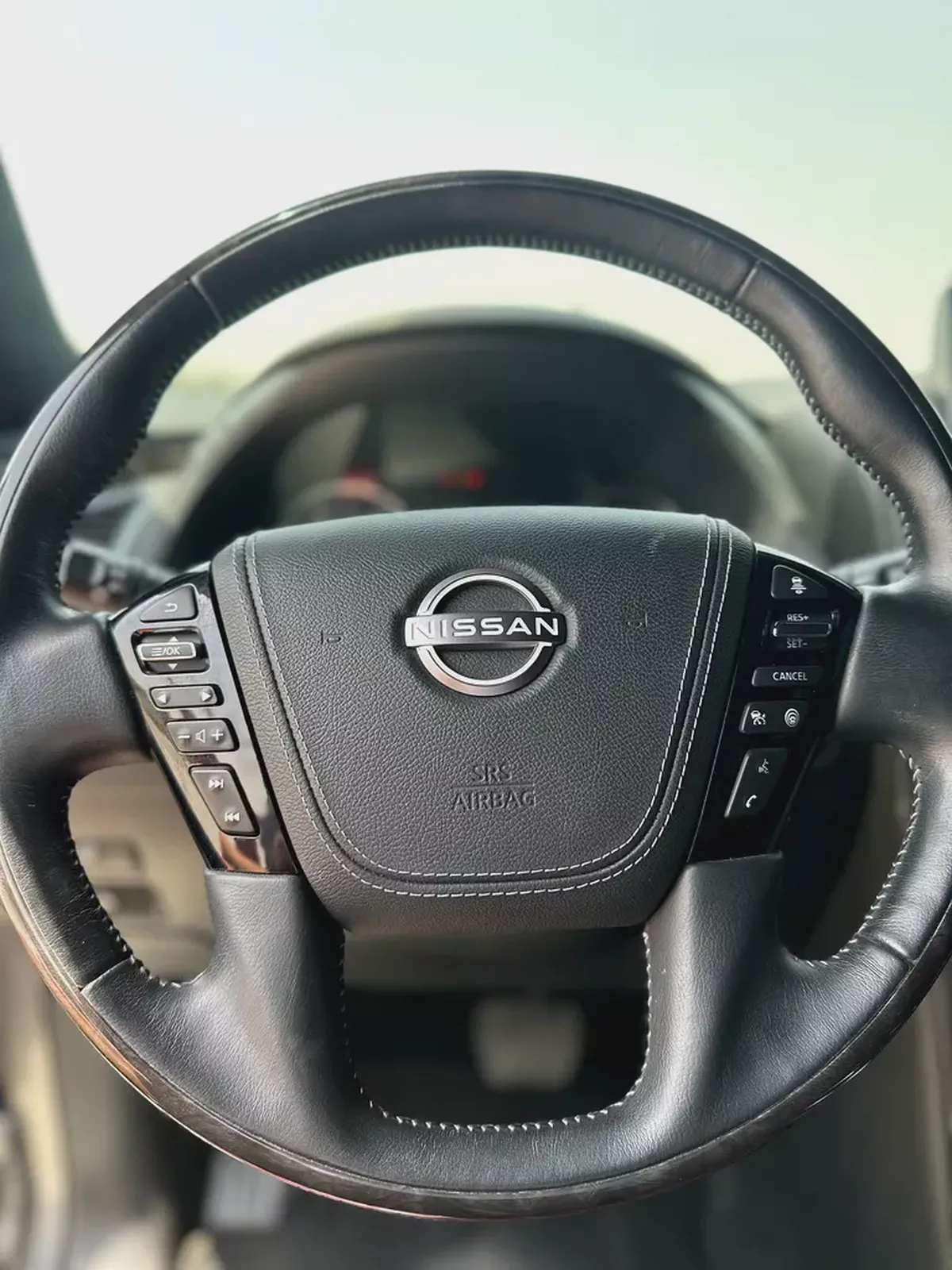 Nissan Patrol Platinum 2023 | V8 400hp | GCC | VIP Custom Interior | Starlight Ceiling-7-7