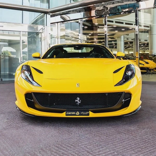 2022 FERRARI 812 GTS( FULL CARBON BODY)  DONE ONLY 3000KM