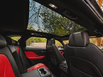 Jaguar F-Pace 2017 35T R-Sport | GCC Specs | Full Jaguar Service History-7