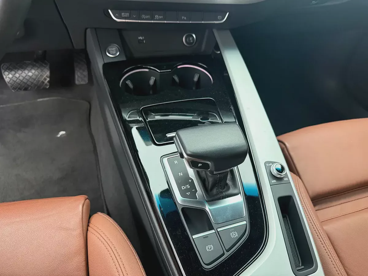 2023 Audi A4 35 TFSI S-line - GCC Specs - Great conditions-11-11