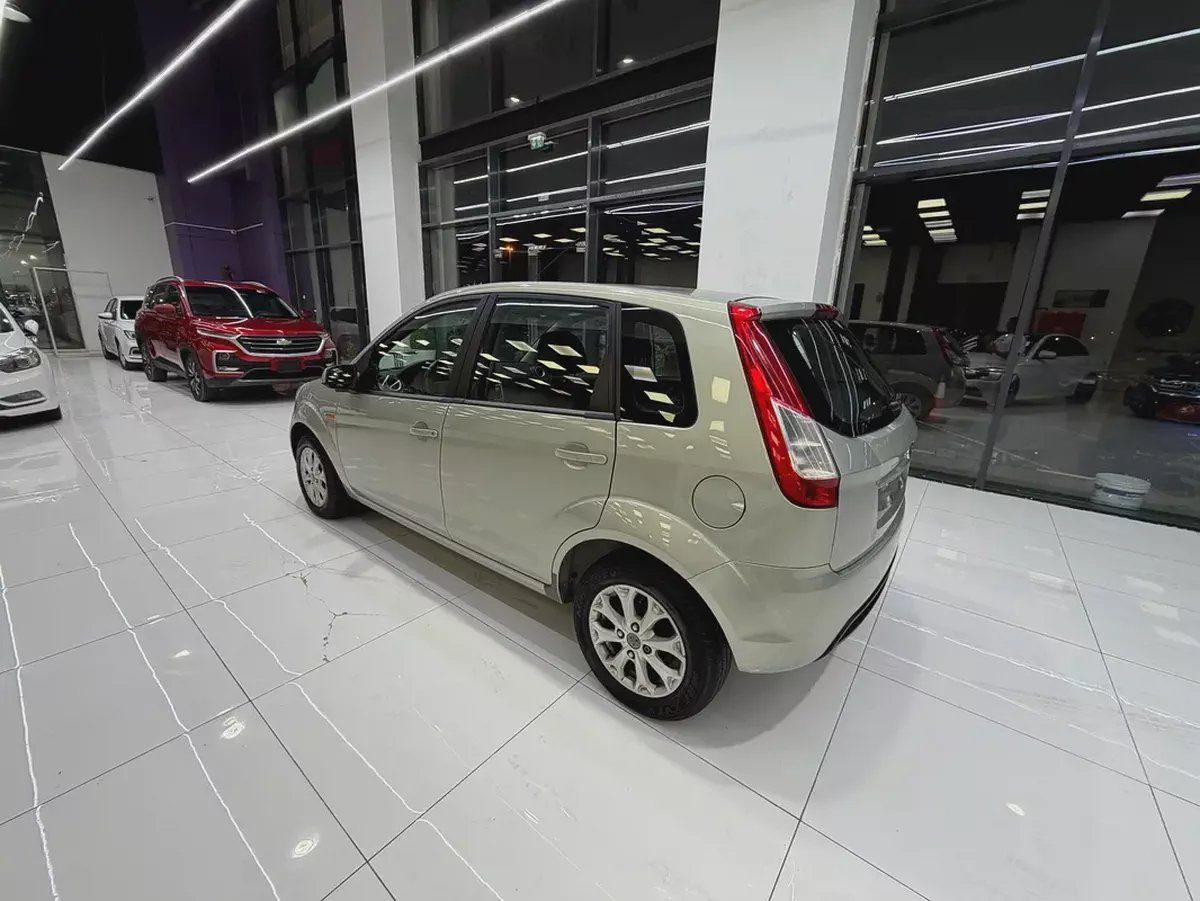 Ford Figo 2015 Base GCC Specs-4-4