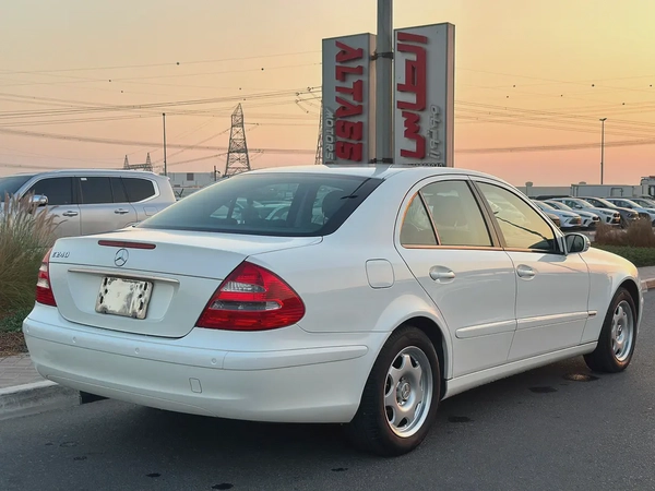 M BENZ E240 JAPAN IMPORTED 2005 SUNROOF PARKING CENSOR