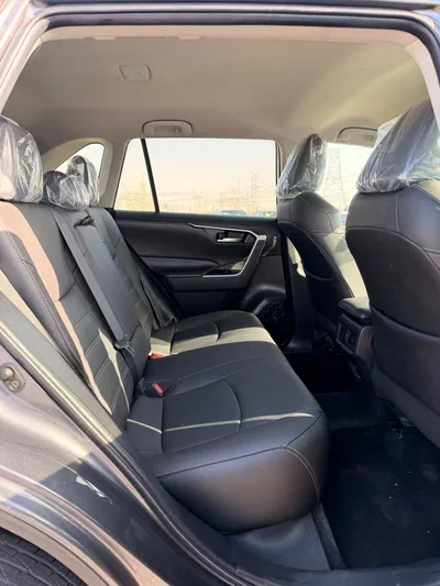 Toyota RAV4 XLE full option-16
