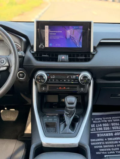 Toyota RAV4 XLE full option-4