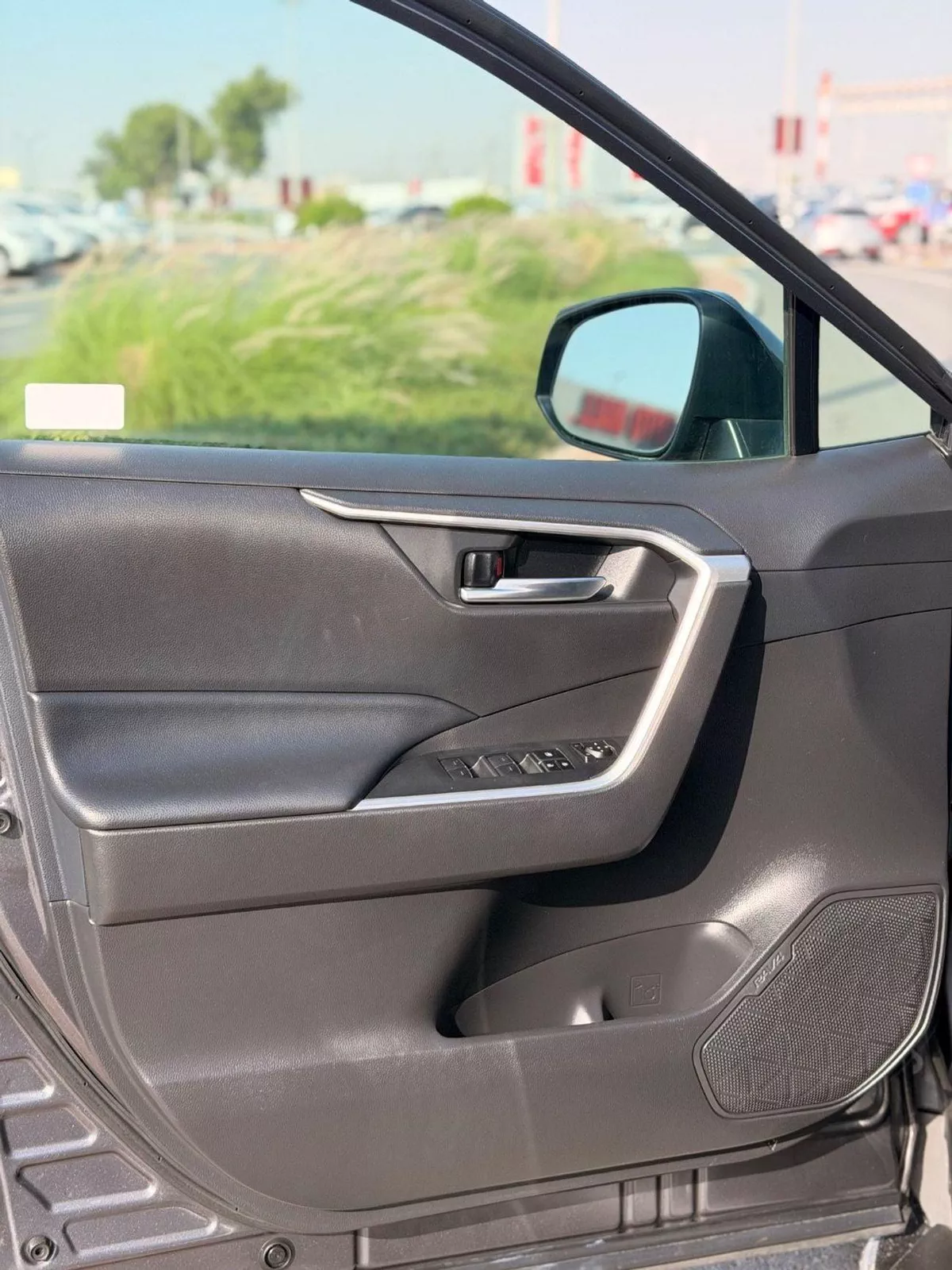 Toyota RAV4 XLE full option-14-0