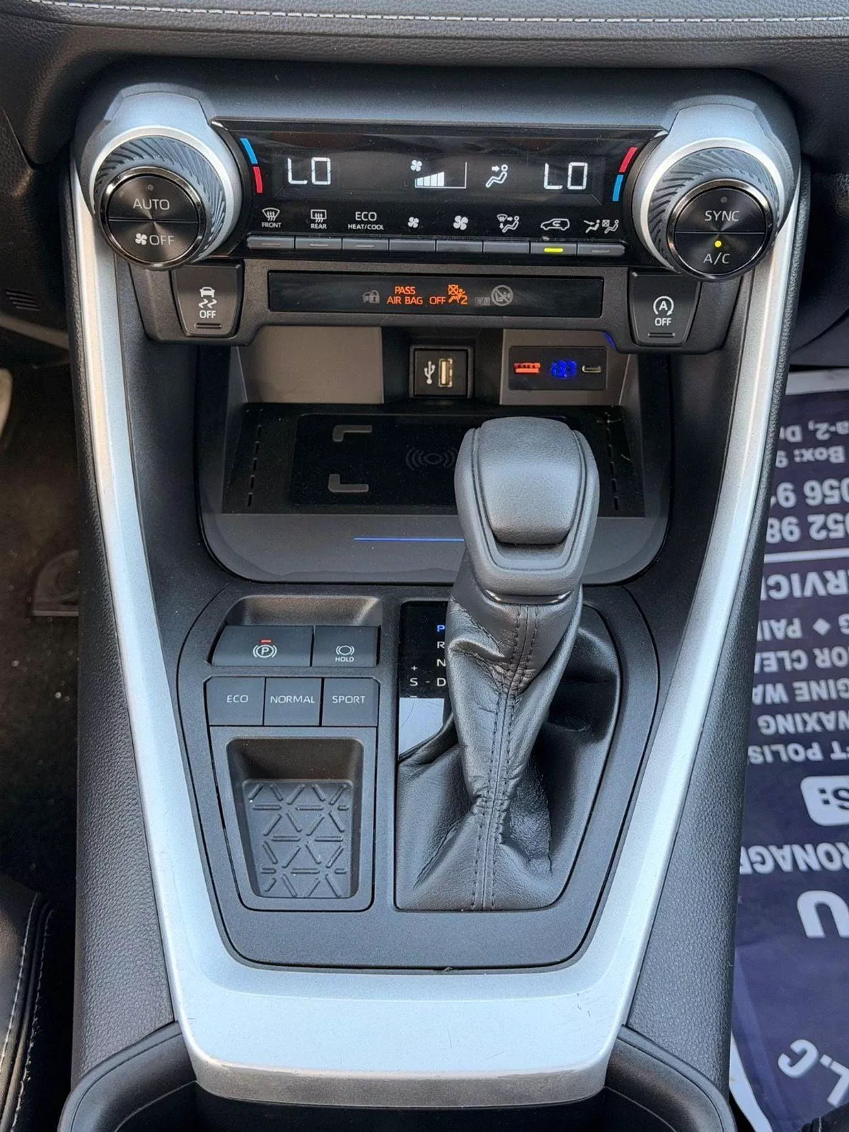 Toyota RAV4 XLE full option-6-0