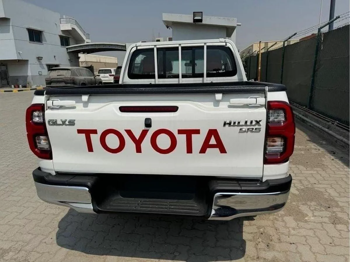 Toyota Hilux Toyota Hilux 2.7L Petrol AT Full Option MY2025-2-0