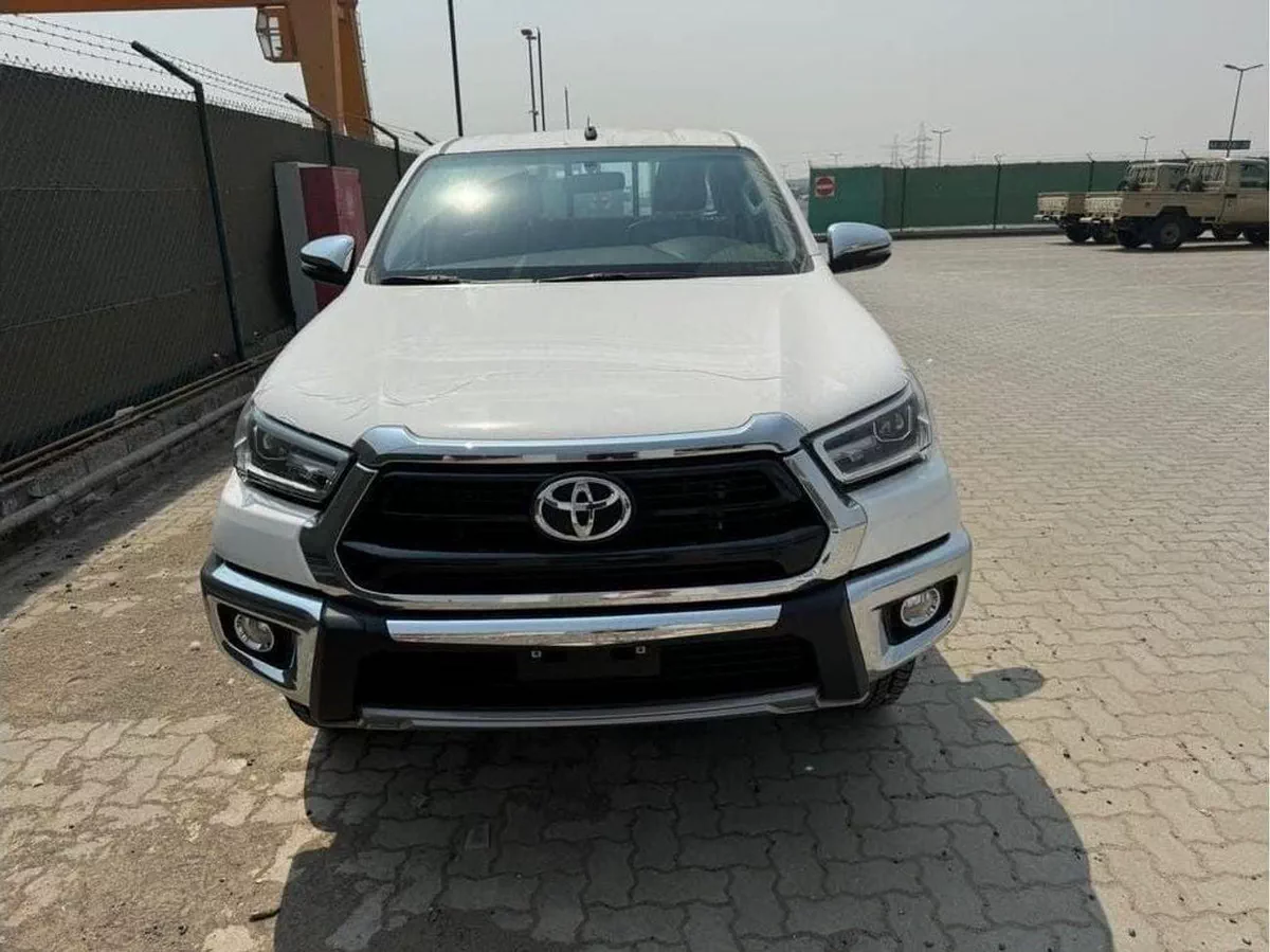 Toyota Hilux Toyota Hilux 2.7L Petrol AT Full Option MY2025-4-0