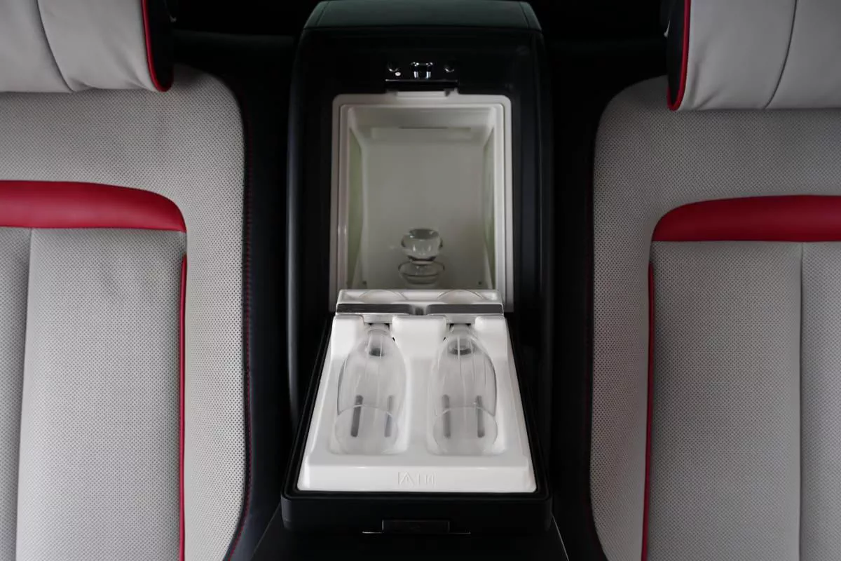Rolls-Royce Cullinan Black Badge Facelift-18-18