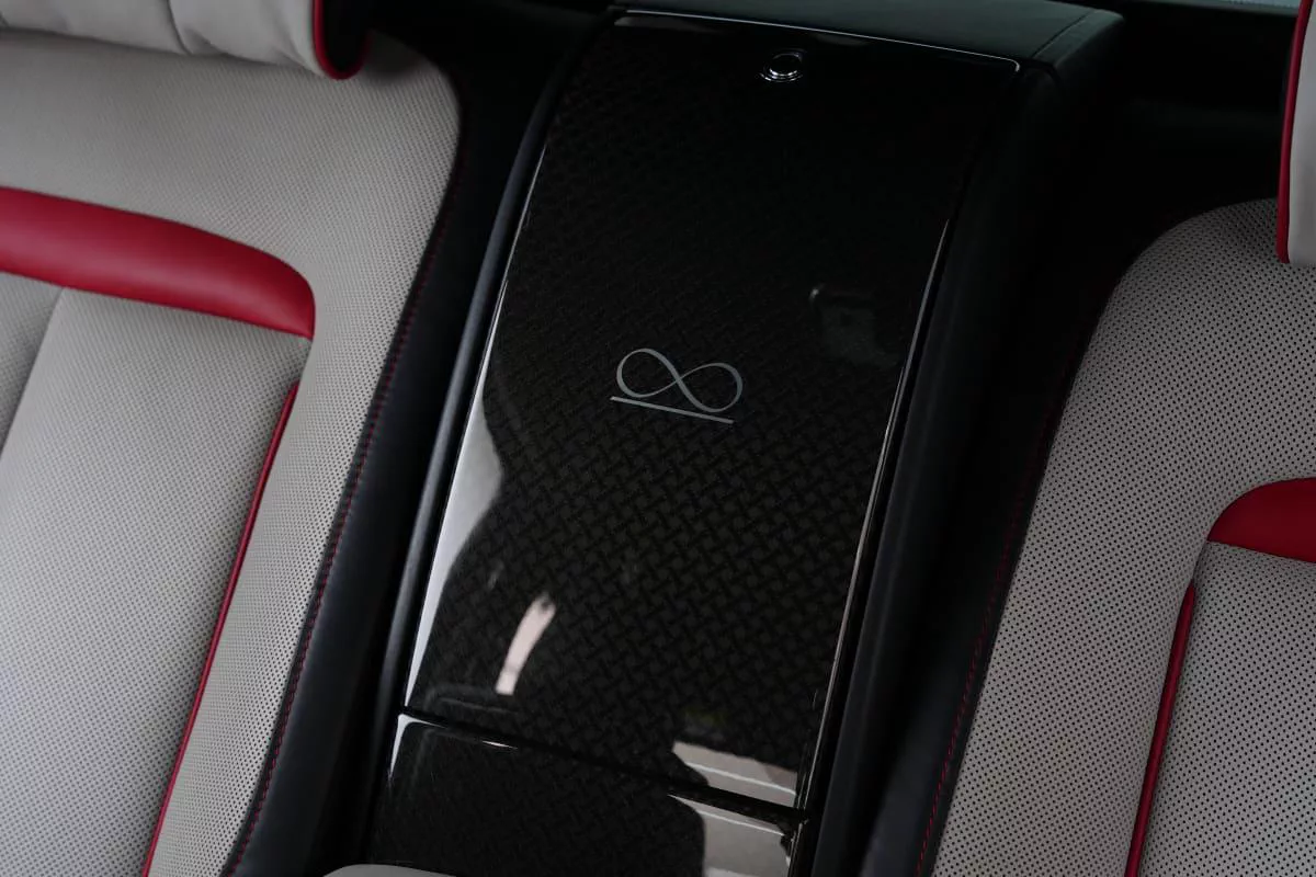 Rolls-Royce Cullinan Black Badge Facelift-16-16