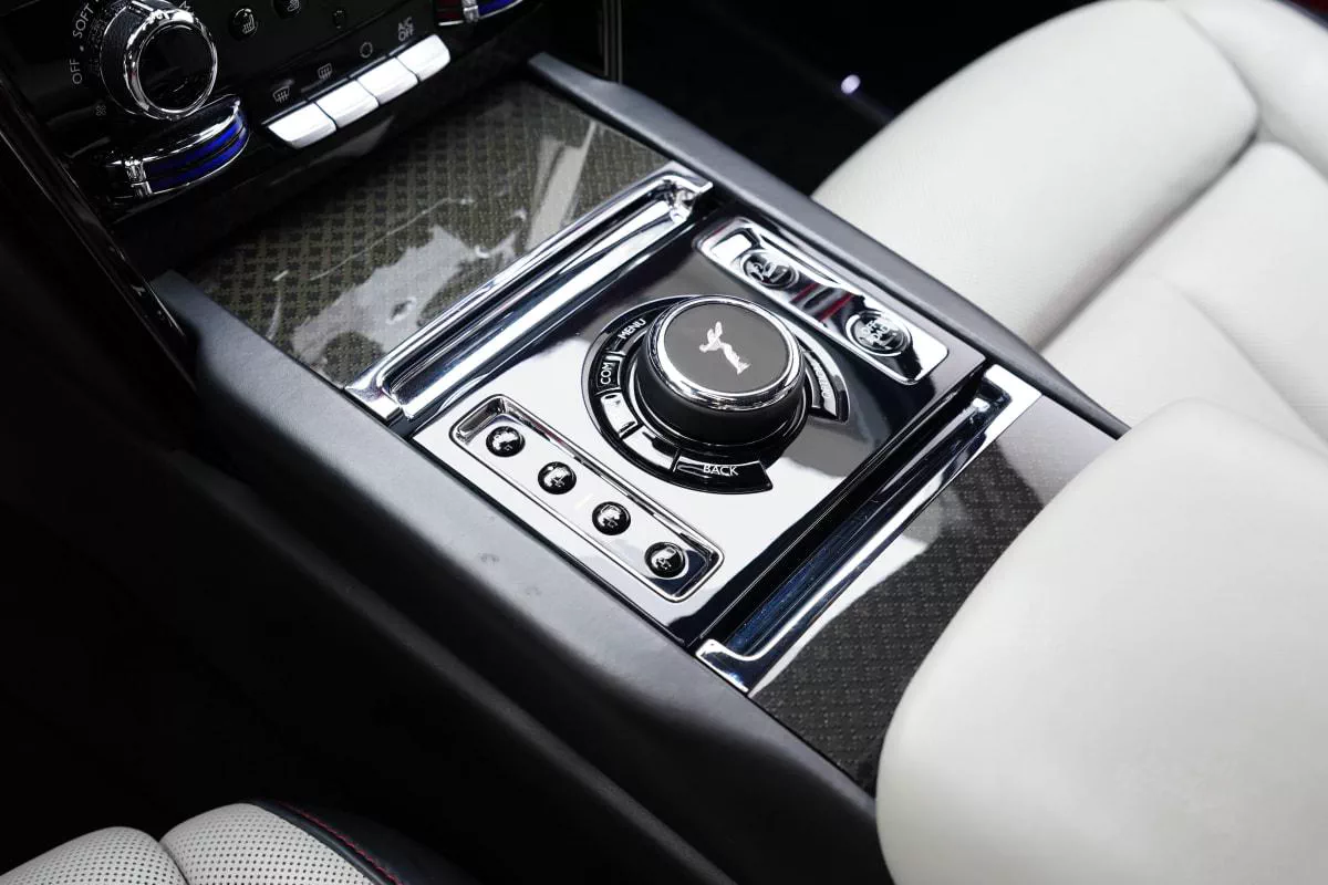 Rolls-Royce Cullinan Black Badge Facelift-6-6