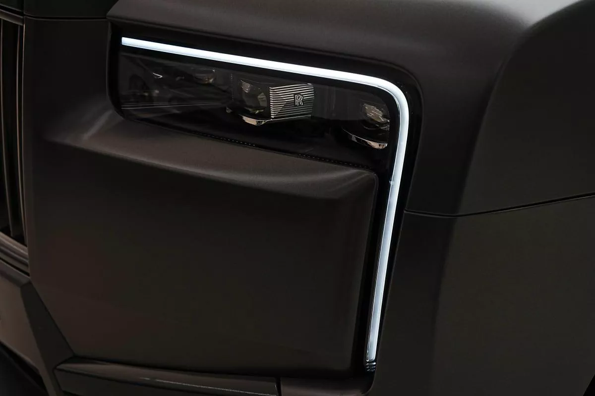 Rolls-Royce Cullinan Black Badge Facelift-12-12