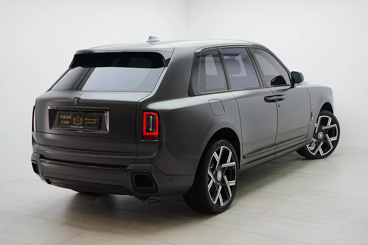 Rolls-Royce Cullinan Black Badge Facelift-8-8