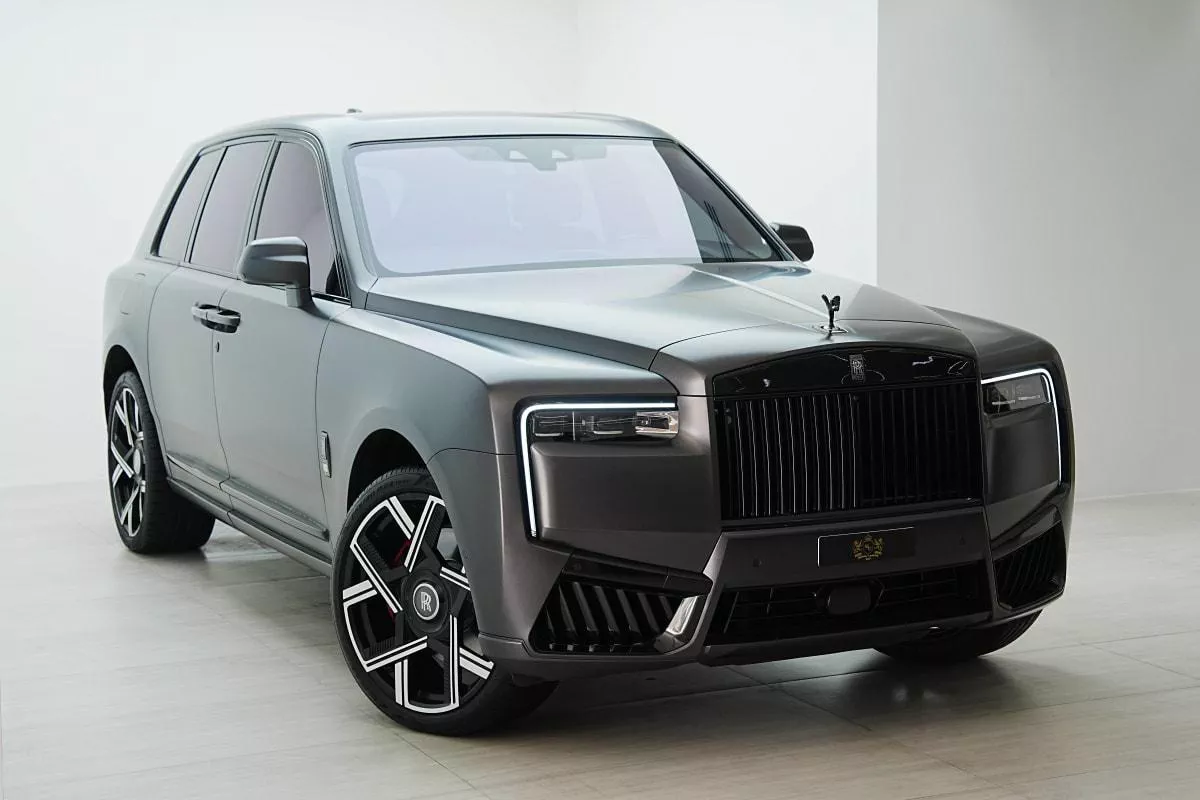 Rolls-Royce Cullinan Black Badge Facelift-1-1