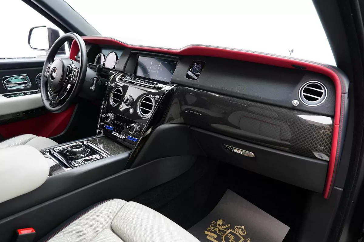 Rolls-Royce Cullinan Black Badge Facelift-10-10