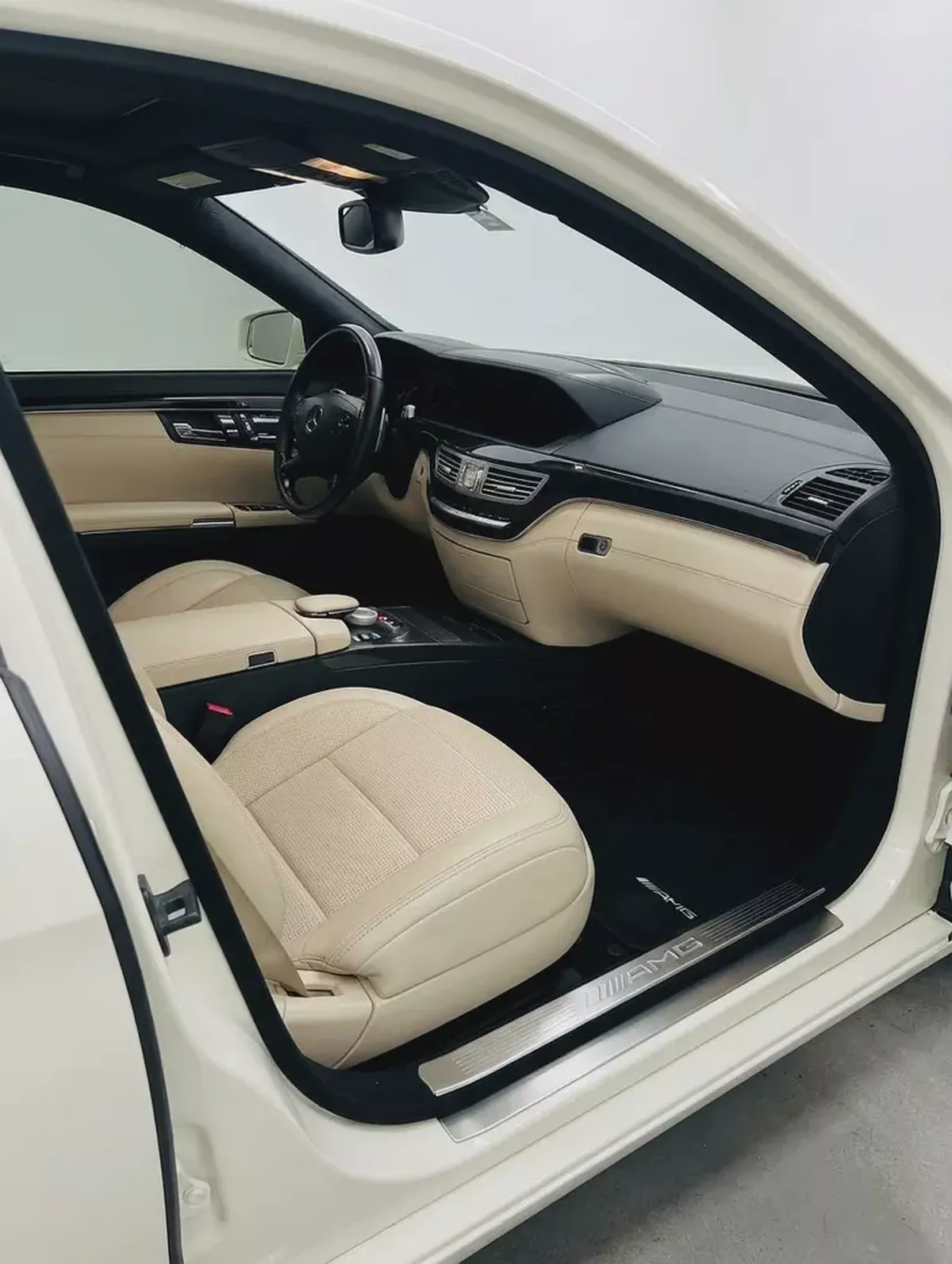 AED 1632 | MERCEDES S63 AMG 2012 | PRISTINE CONDITION | LOW KMS | HI SPECS | 1 YEAR WARRANTY-8-8