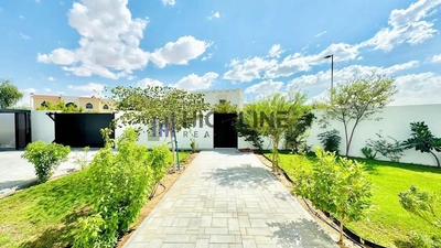 Luxury 5 Bedroom | Private Pool | Posh Localised Modern | Fully Furnished-2