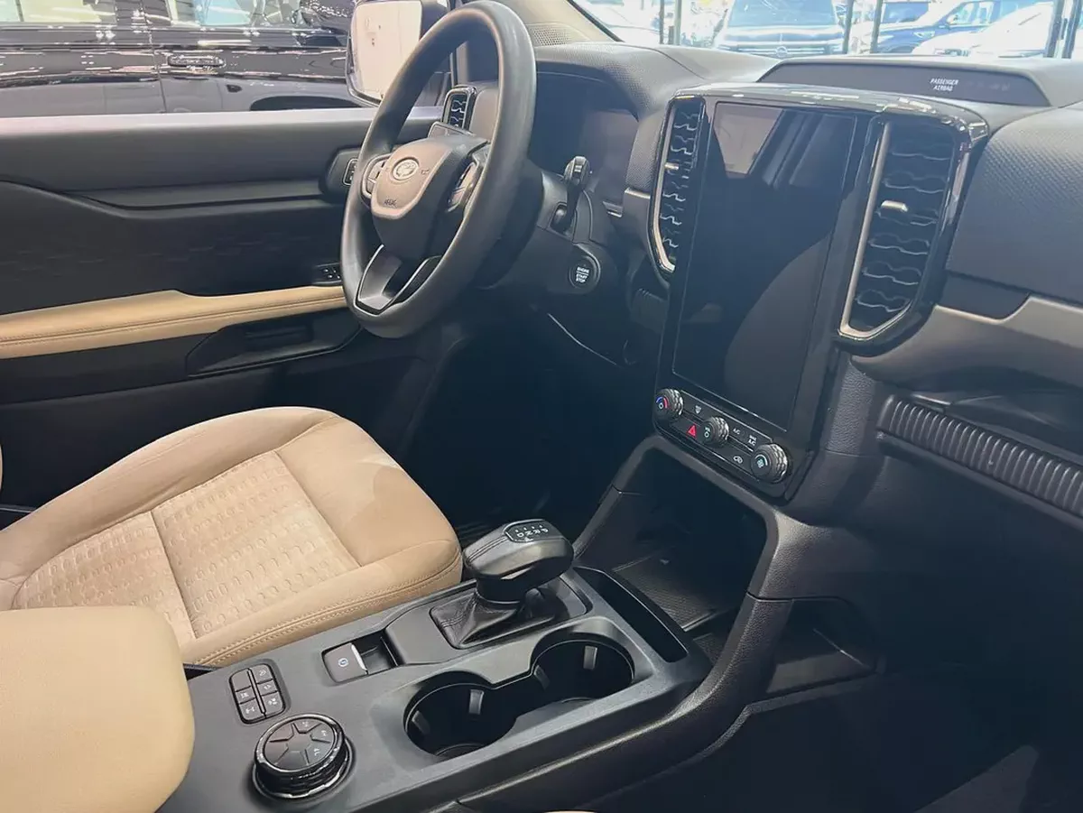 !! 2024 !! Ford | Everest | XLS | GCC | 7-Seater | Just 52000 Driven-11-11
