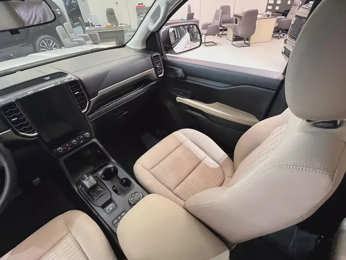 !! 2024 !! Ford | Everest | XLS | GCC | 7-Seater | Just 52000 Driven-12-12