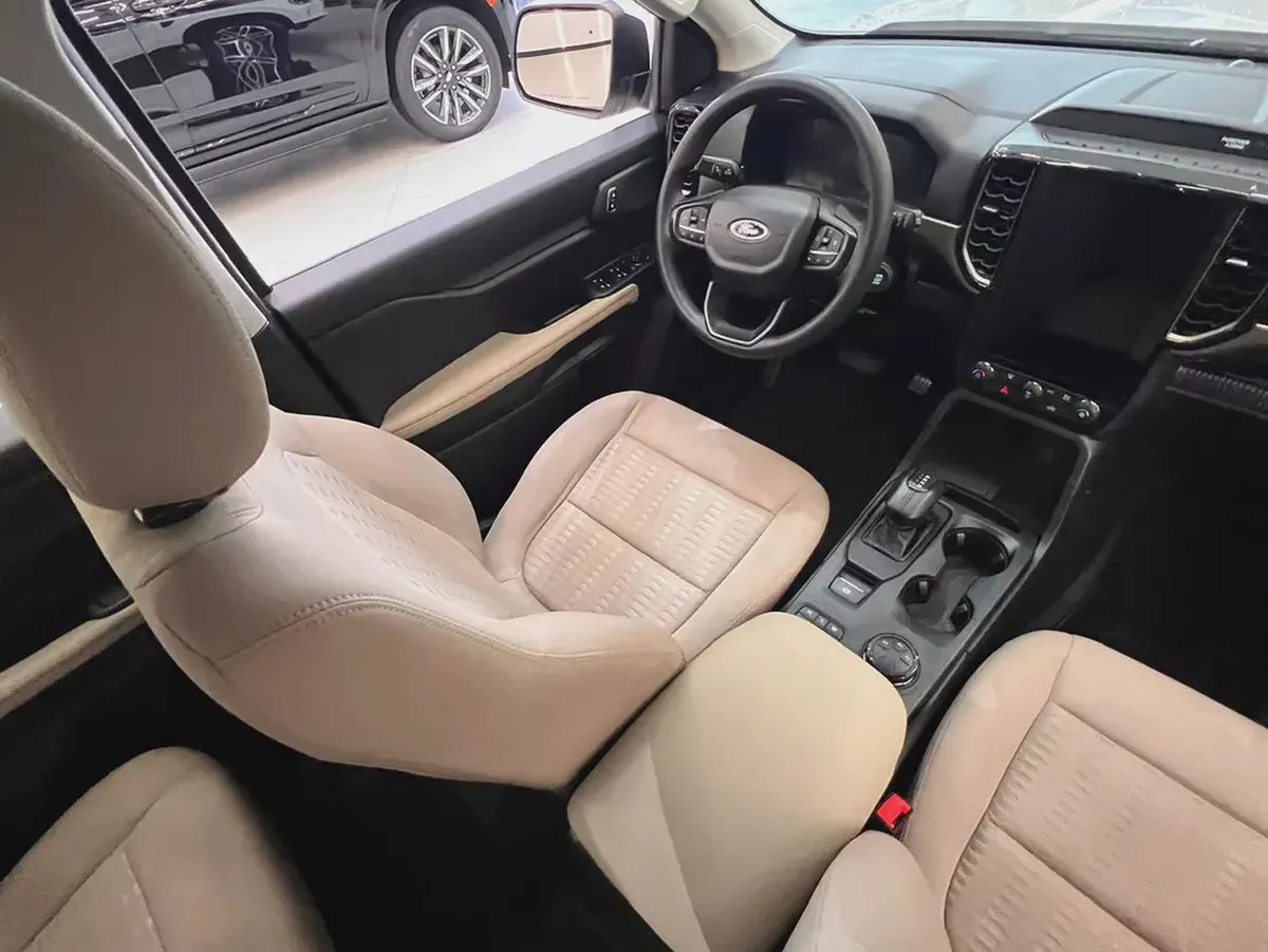 !! 2024 !! Ford | Everest | XLS | GCC | 7-Seater | Just 52000 Driven-13-13