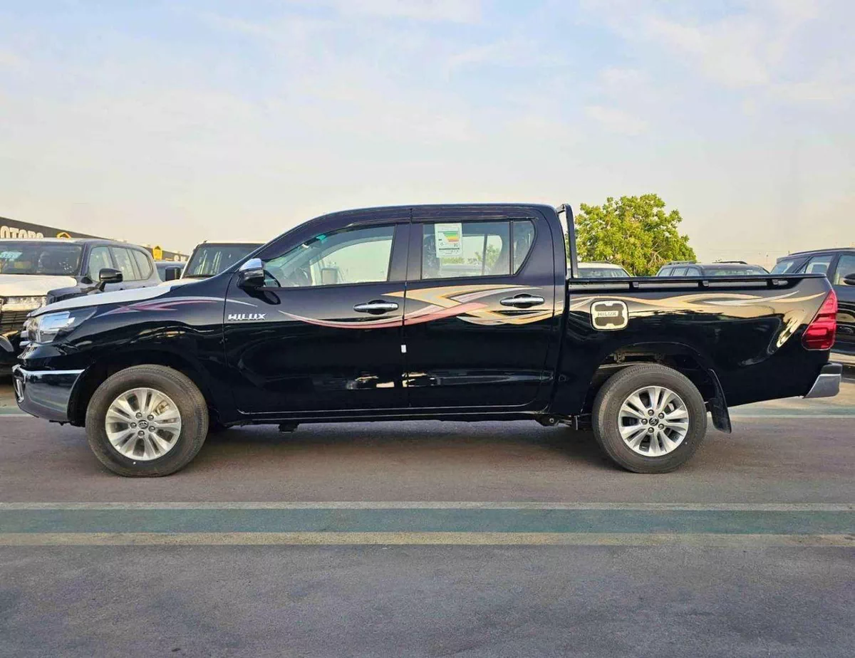 Toyota Hilux  SR5 NARROW BODY / 2.7L PETROL V4 A/T / REAL CAMERA WITH CHROME BUMPERS / (CODE # HP2F2)-2-0