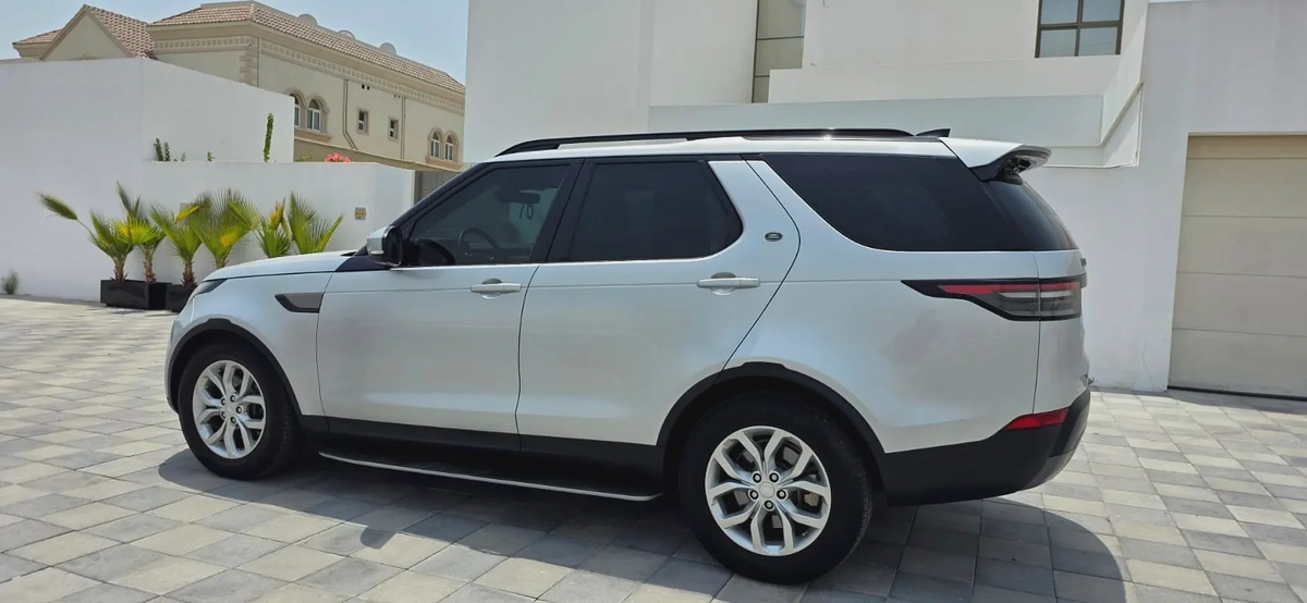 2017 Land Rover Discovery SE-Excellent Condition-Bank Finance Available-4-4