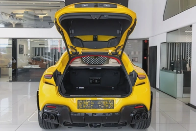 FERRARI PUROSANGUE | FULL CARBON INTERIOR | FULLY LOADED | 2025 (Warranty  Service Contract)-19