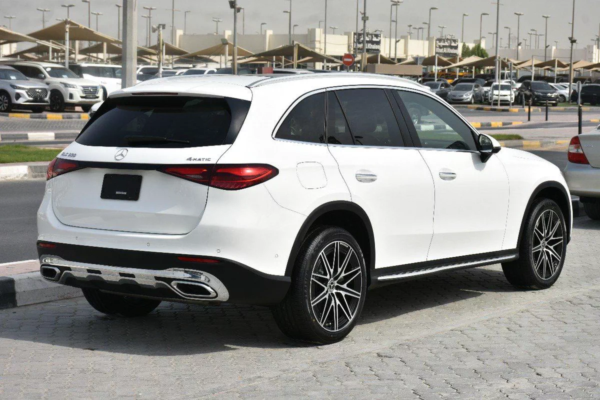 GLC300 4MATIC 2023 | WHITE LIKE-13-13