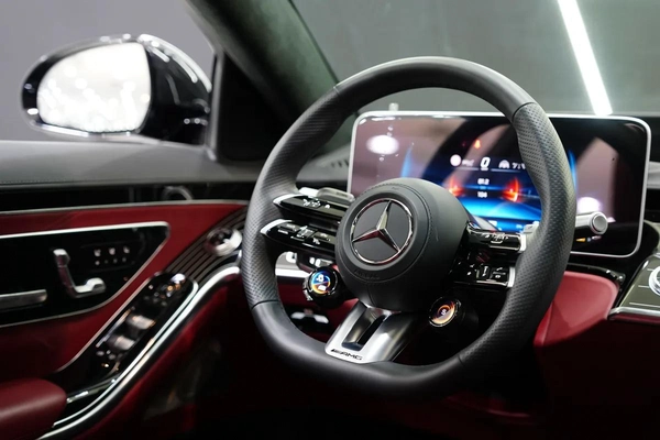 Mercedes-Benz S63 AMG E Performance