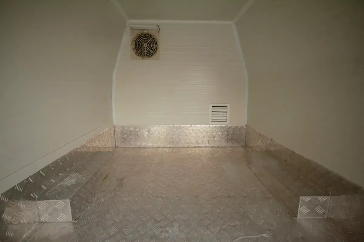 Urvan Freezer High Roof | Manual | GCC Specs | Ref#N81474-6-6