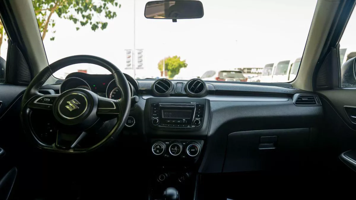 Suzuki Swift GL-7-0