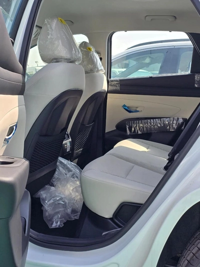 Hyundai Tucson 2.0L Smart (FWD)-5