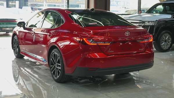 2025 TOYOTA CAMRY LUMIERE 2.5L HYBRID FULL OPTION