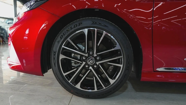 2025 TOYOTA CAMRY LUMIERE 2.5L HYBRID FULL OPTION