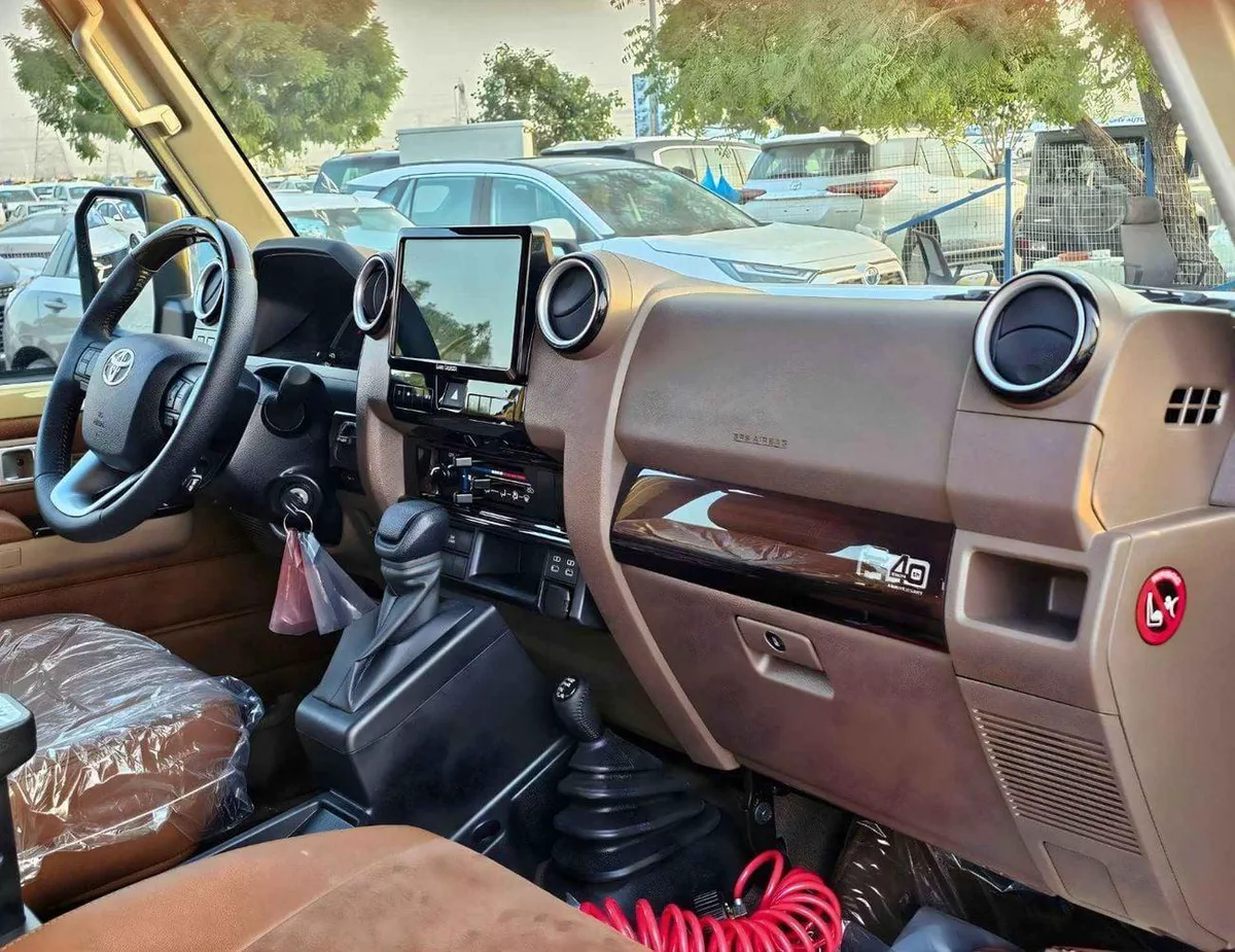 Toyota Land Cruiser Pick Up LC79 LX-Z1 / DOUBLE CABIN /2.8L V4 DIESEL A/T/DVD CAMERA/WINCH,SNORKEL/DIFF LOCK (CODE#LC79DC28A)-12-0