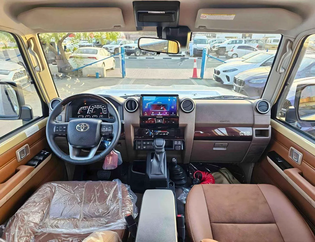 Toyota Land Cruiser Pick Up LC79 LX-Z1 / DOUBLE CABIN /2.8L V4 DIESEL A/T/DVD CAMERA/WINCH,SNORKEL/DIFF LOCK (CODE#LC79DC28A)-13-0
