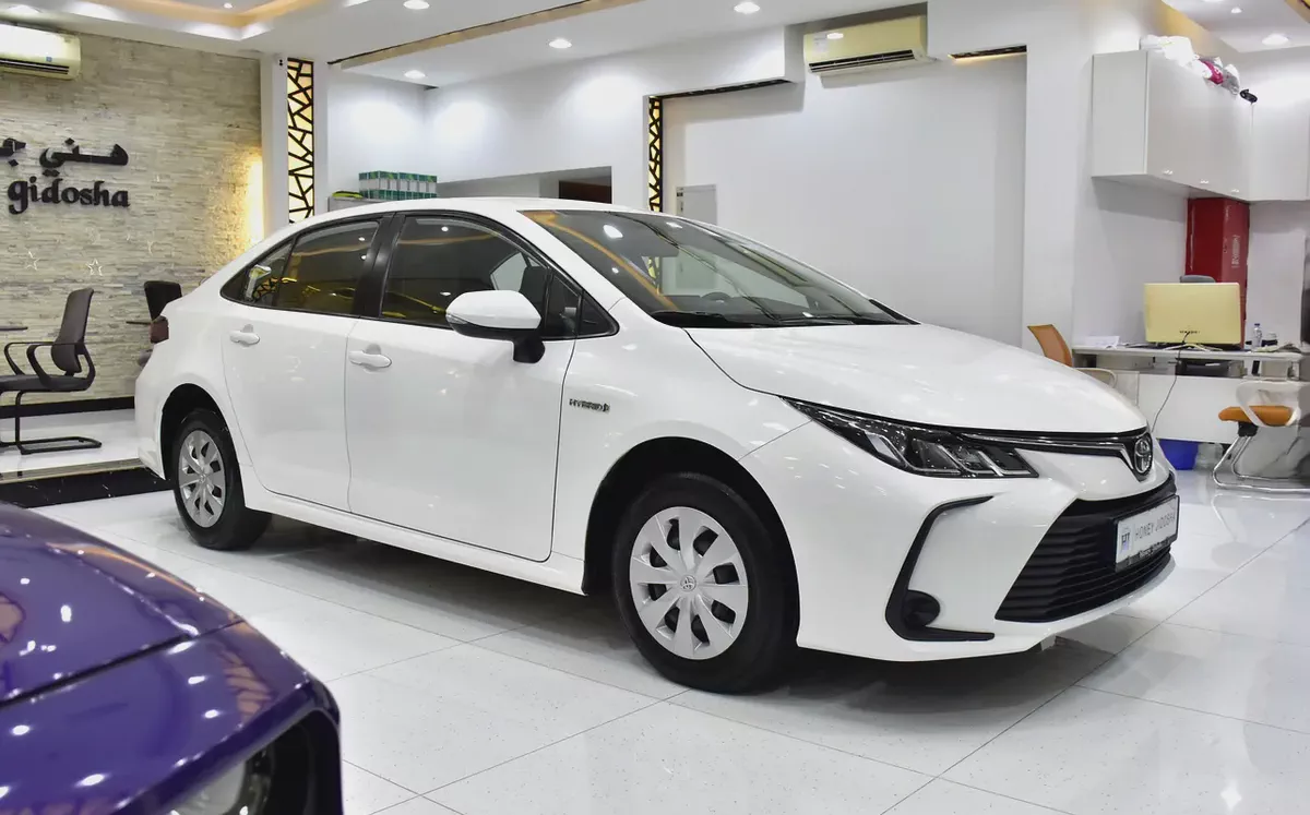 AED 872 EMi at 0% DP | Toyota Corolla Hybrid ( 2020 Model ) in White Color GCC Specs-2-2